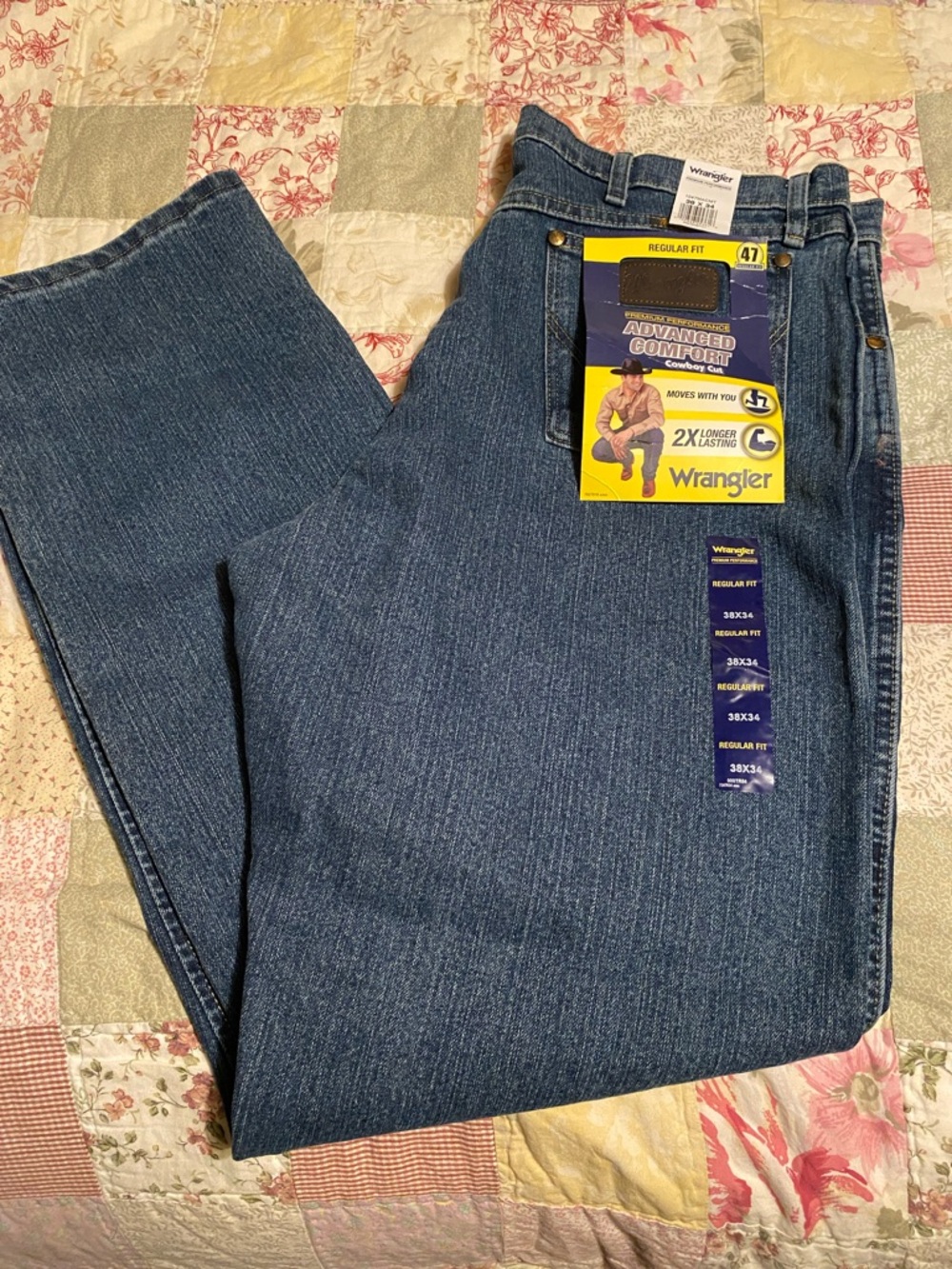 Wrangler Men's Relaxed Fit Dark Blue Jeans